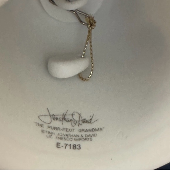 Vintage 1980s Precious Moments Figurine - The Purr-fect Grandma Bell New in Box - Picture 8 of 11